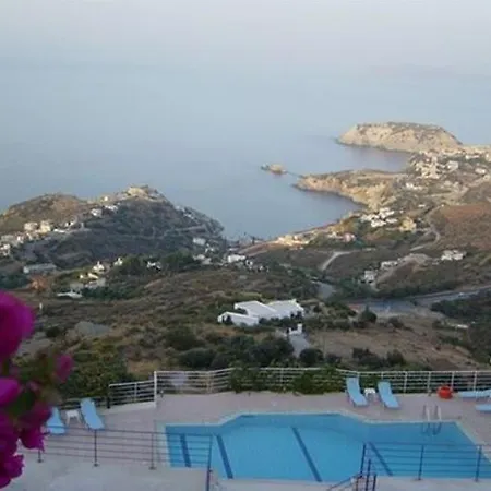 Fotoula Apts Hotel 2*