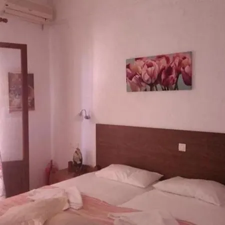 Hotel Fotoula Apts