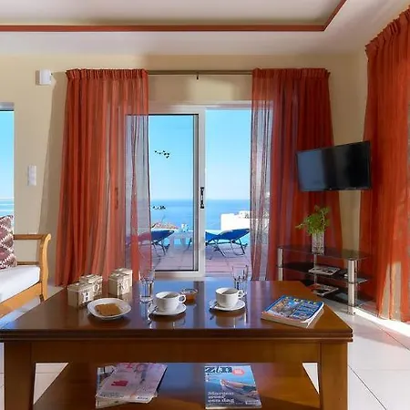 Fotoula Apts 2*