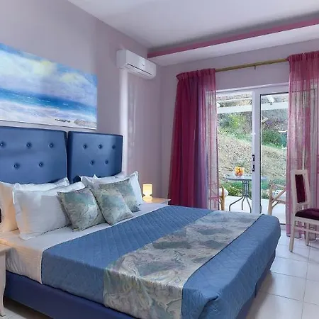 Fotoula Apts Hotel 2*
